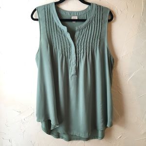 Merona sleeveless pleated blouse